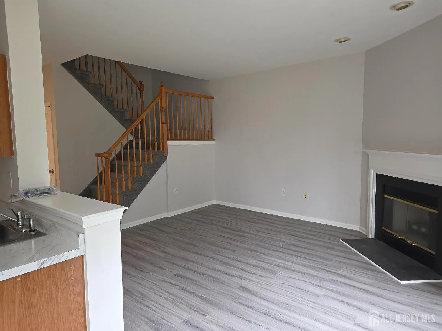 3 bed, 2.5 bath, $3,500 — Photo 3