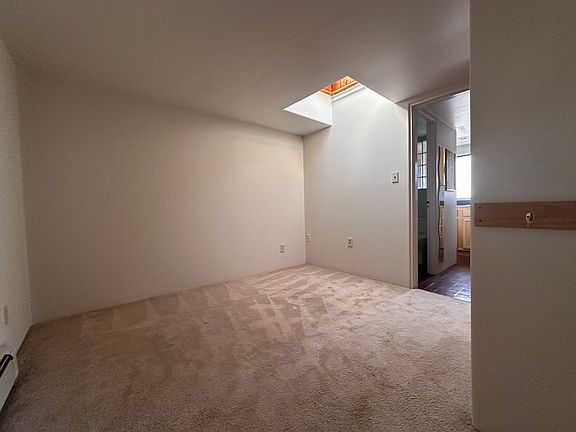 5th image of 815 Gildersleeve St #B