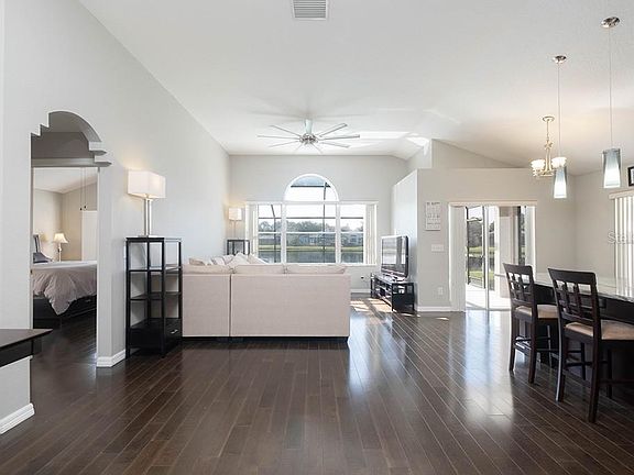 5th image of 10239 Oasis Palm Dr