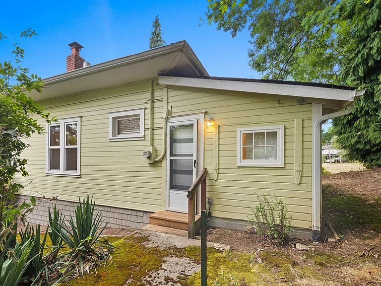 712 SW 3rd Pl — Photo 32