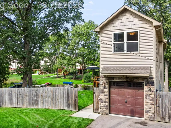 5545 Paradise St, Commerce Twp, MI 48382