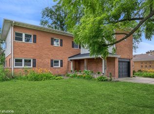 1347 London Ln, Glenview, IL 60025