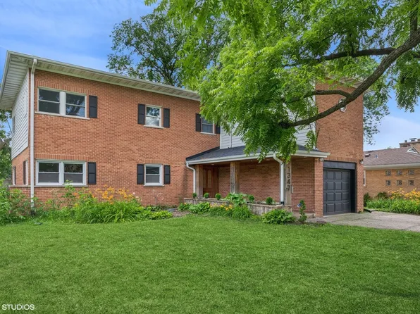 1347 London Ln, Glenview, IL 60025