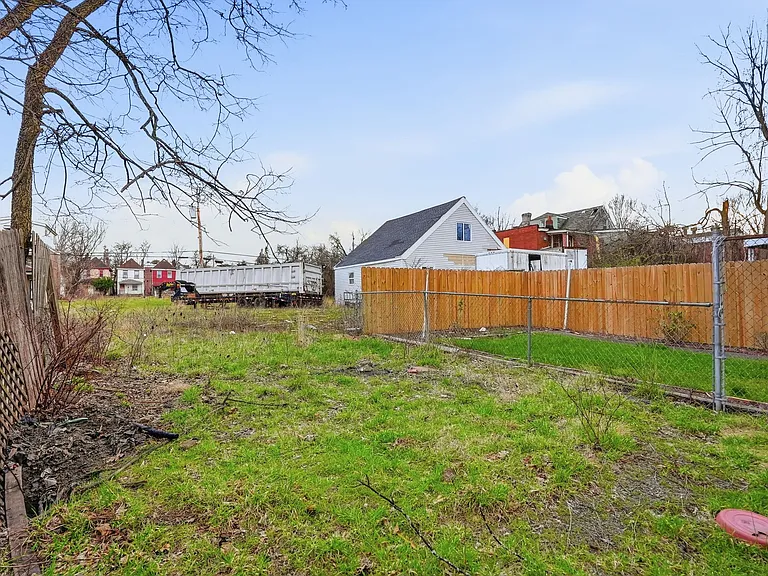7040 Kedron St — Photo 18