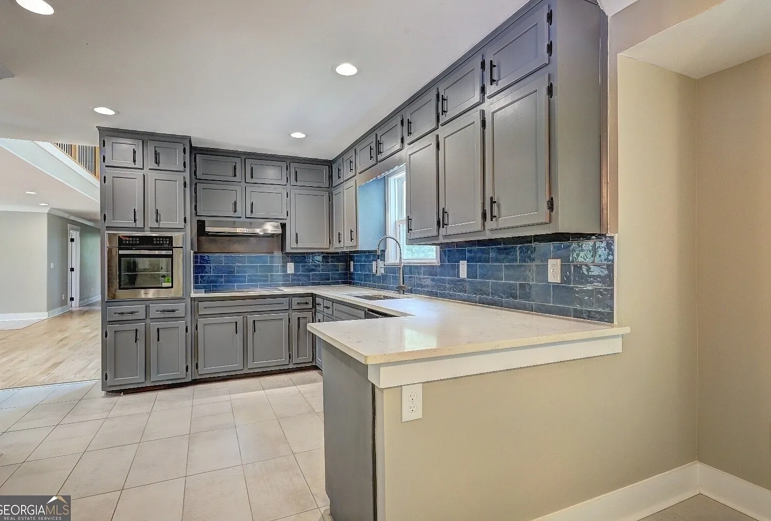 4 bed, 4.0 bath, 3900 sqft, $3,500 — Photo 4