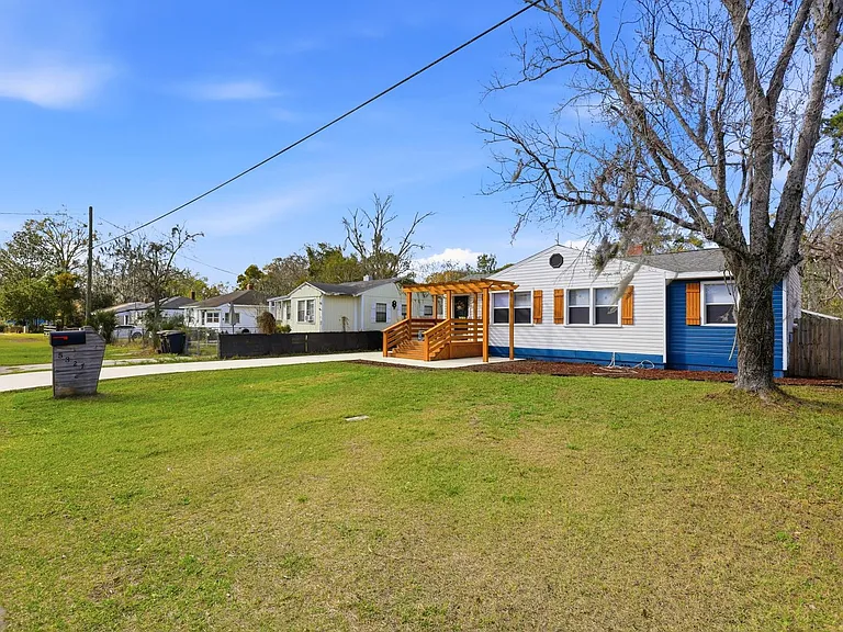 5327 Lexington Ave — Photo 35