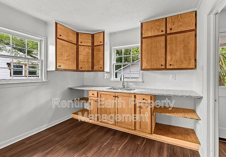 832 Meadowbrook Dr — Photo 11