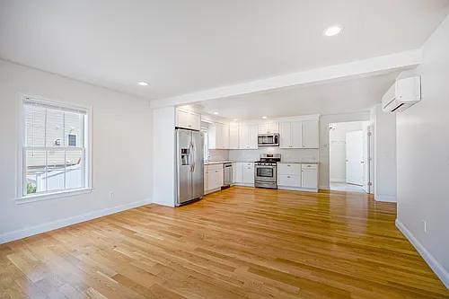 48 Spruce St Photo 1