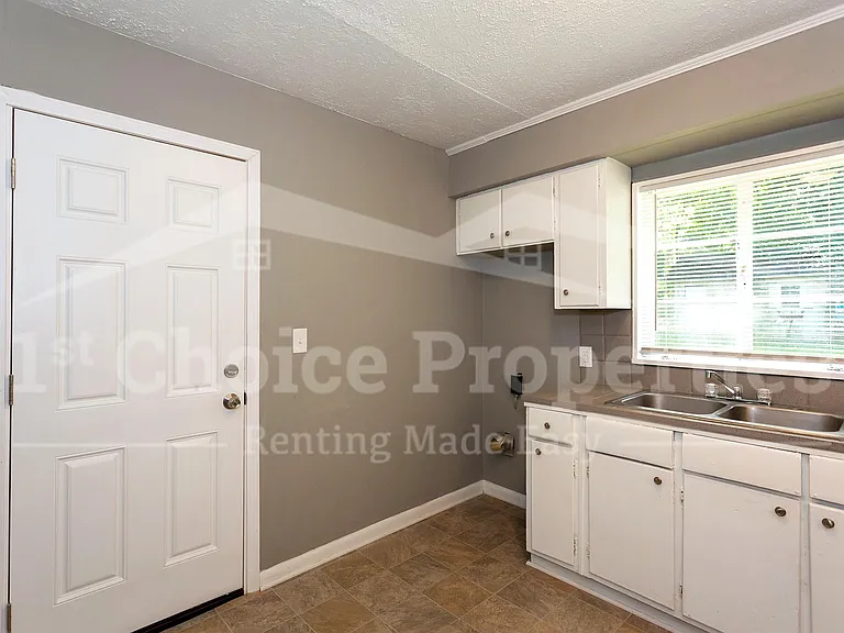 204 McCormick Ave #1 — Photo 9