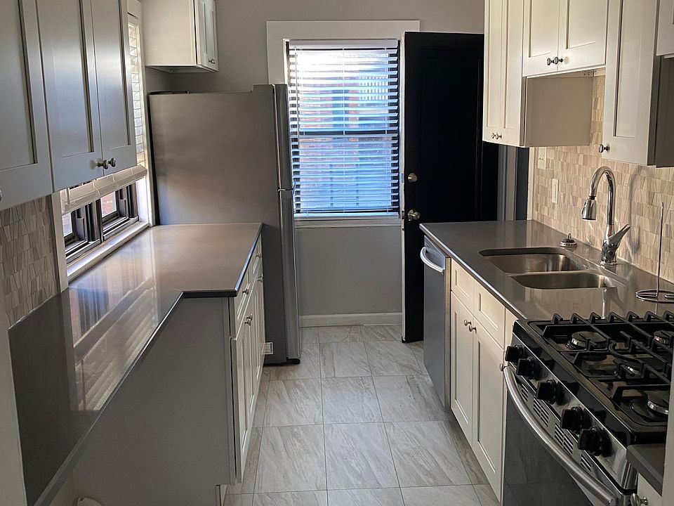 1st image of 13409 S Moreland Blvd #8