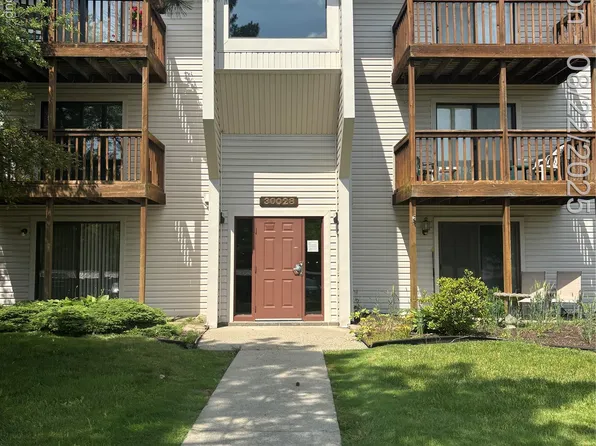 30028 W Twelve Mile Rd Unit 29, Farmington, MI 48334