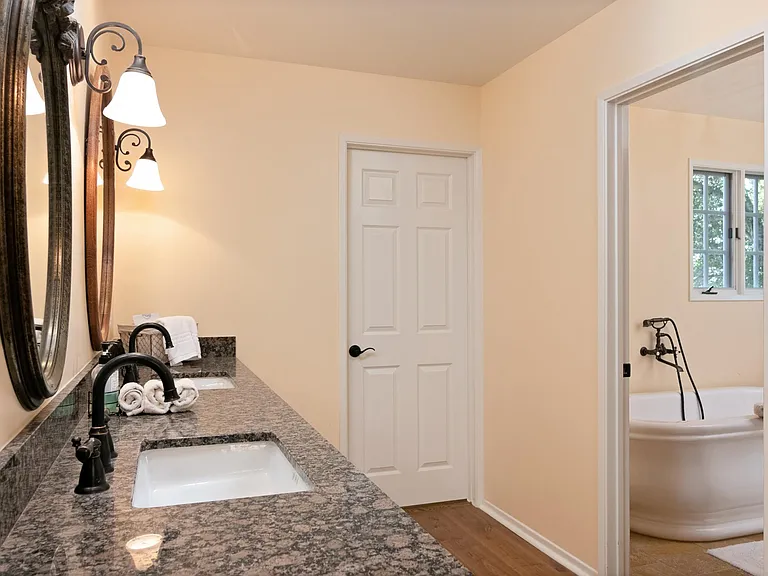 850 Cheltenham Rd — Photo 24
