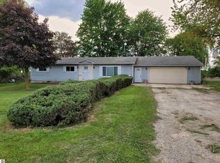 11700 S Loomis Rd, Shepherd, MI 48883