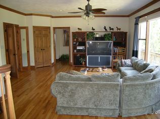 6802 Mount Chestnut Rd, Roanoke, VA 24018