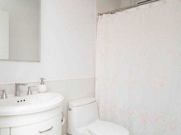 5th image of 245 E 54th St APT 4D