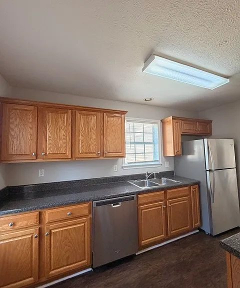 112 Barrington Dr — Photo 4