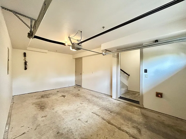 Edy Road Townhomes — Photo 6