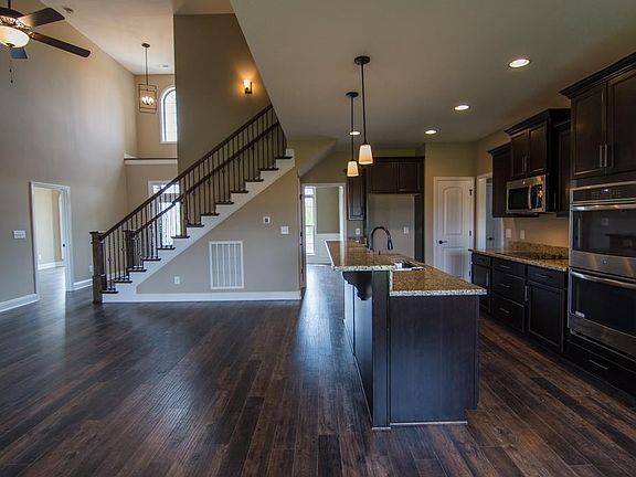 2nd image of 511 Farmington Lot 511