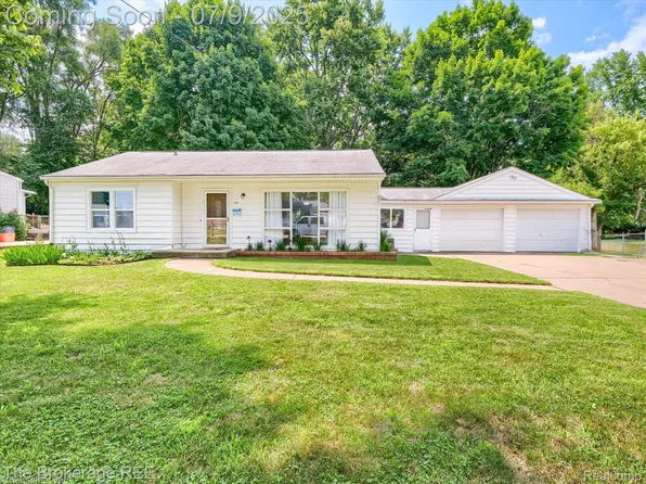 414 Clarion St, Clio, MI 48420