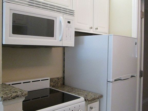 4th image of 3527 Plantation Way Unit 677