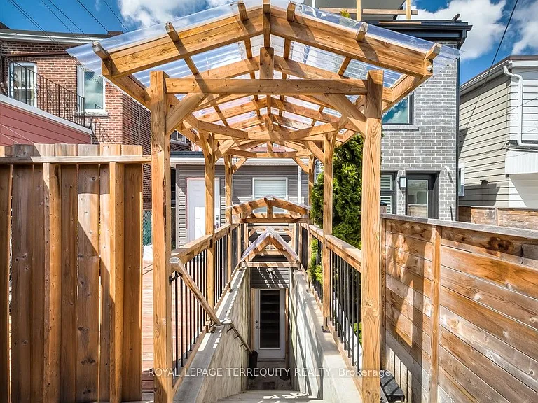 665 Crawford St #BASEMENT — Photo 1