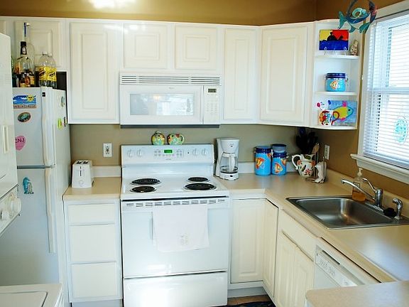 2nd image of 19 E 12th St