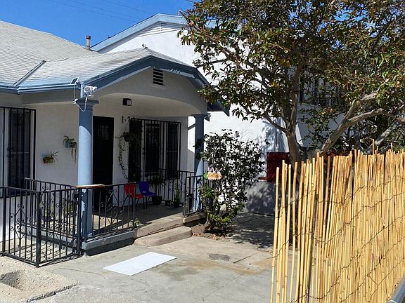 3rd image of 1437 N Carmelita Ave