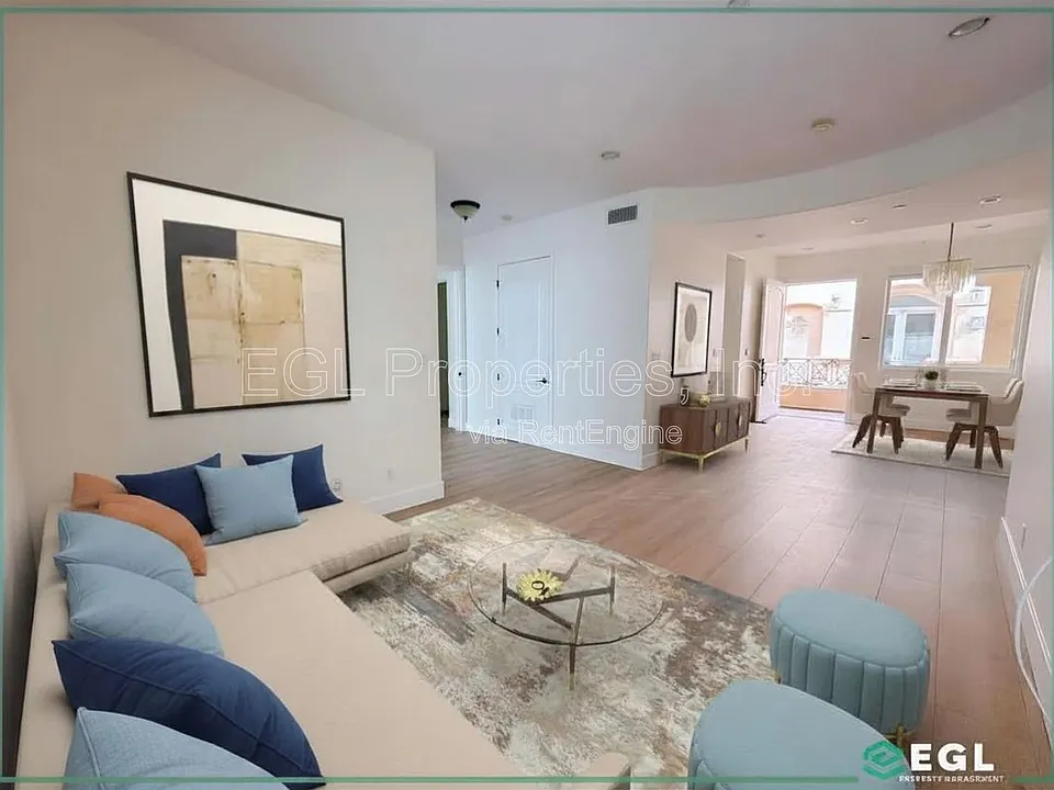 16123 Sunset Blvd #304