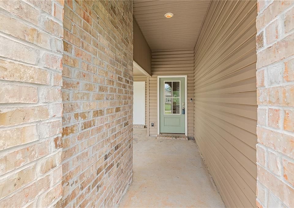 18349 Fox Hollow Loop, Hammond, LA 70401 | Zillow