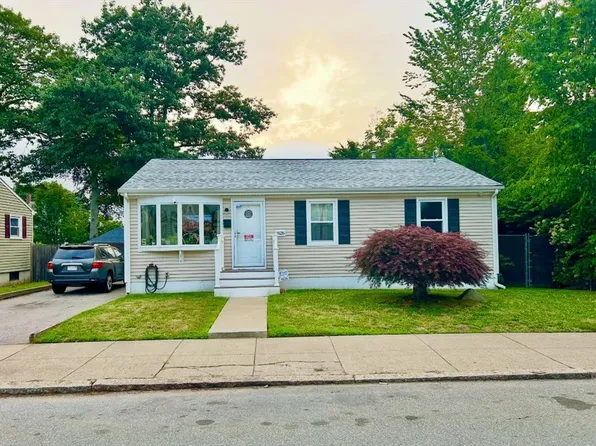 1626 Robeson St, Fall River, MA 02720