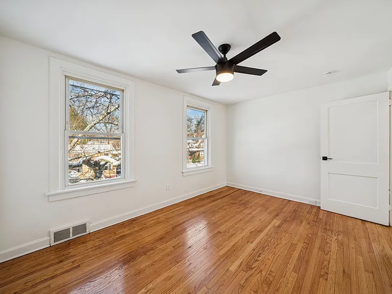 216 Whipple St — Photo 21