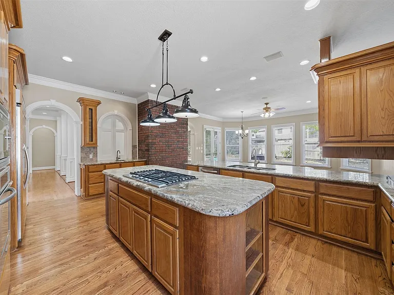 13714 Gainesway Dr — Photo 10