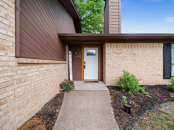 4th image of 3502 Holly Ln