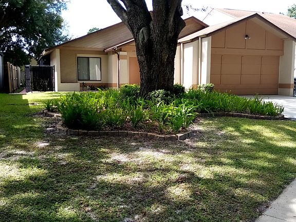 2nd image of 406 Red Coat Ln
