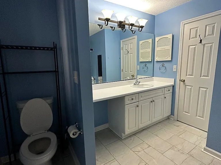 906 Litchfield Way #C — Photo 19