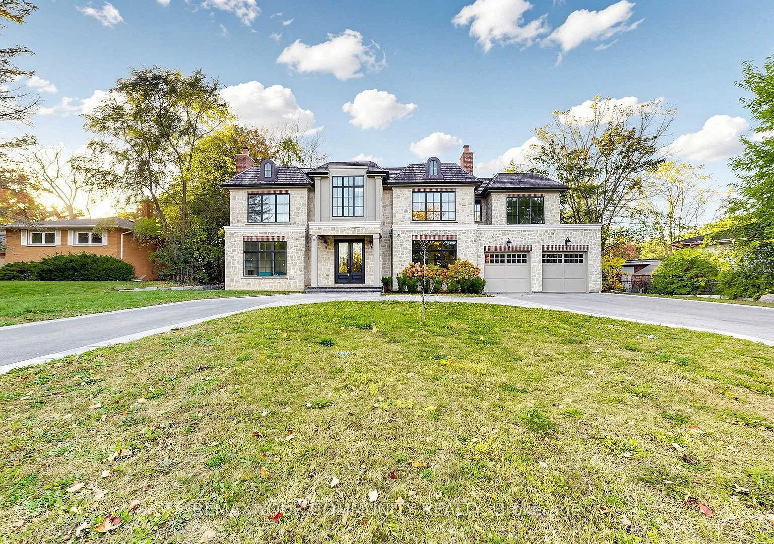 5 bed, $12,800 — Photo 1