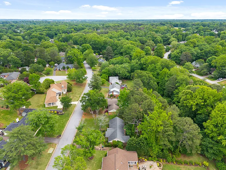 5048 Maplewood Dr — Photo 31