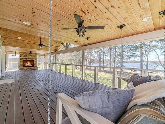 4th image of 3614 N River Rd