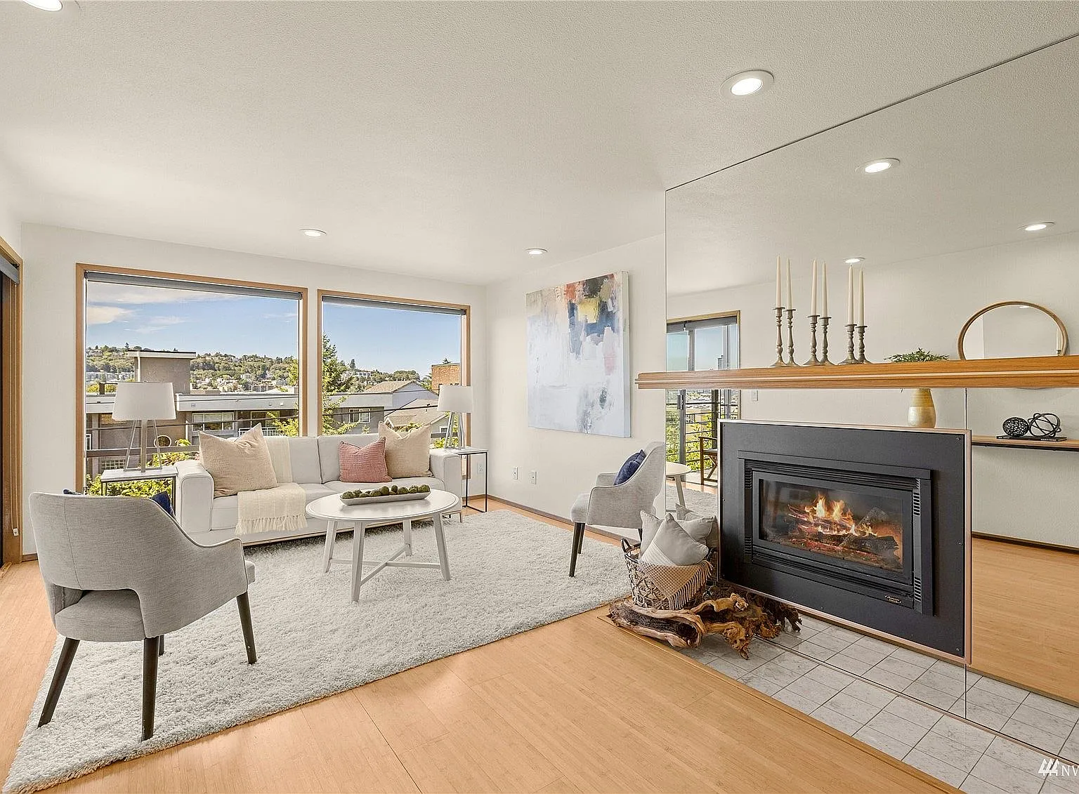2 bed, 1040 sqft, $4,500 — Photo 4