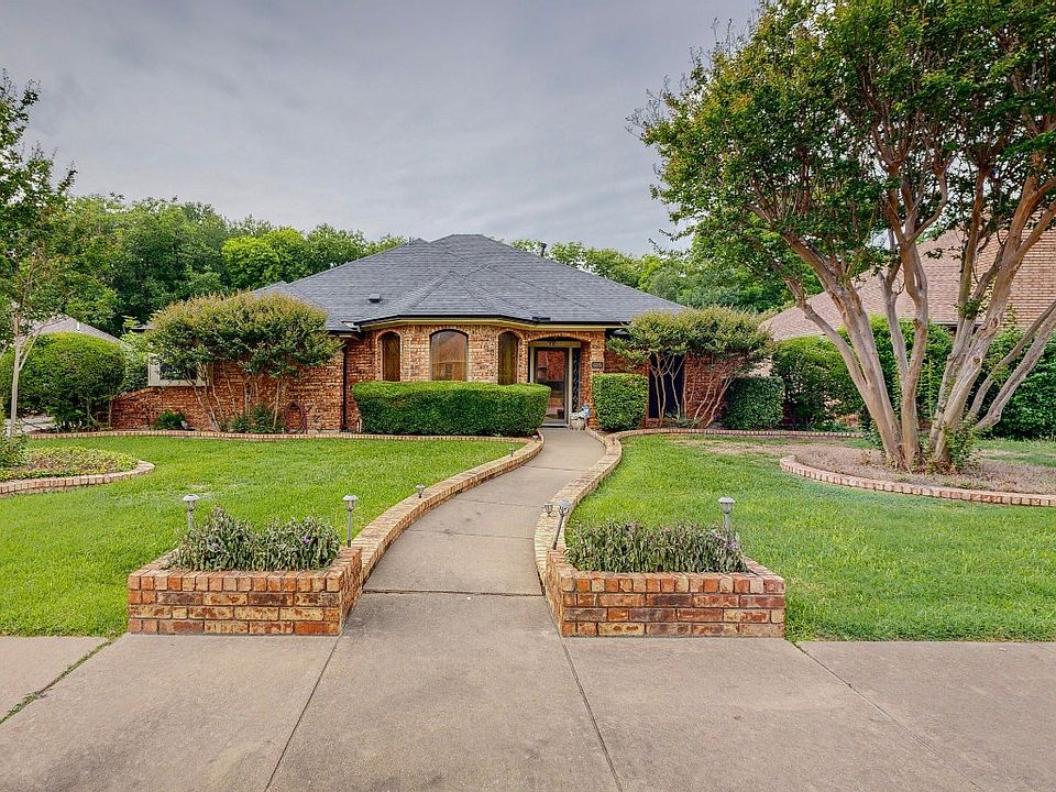 1st image of 605 Robin Meadow Dr