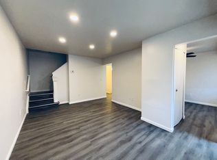 24903 Mayfair St, Flat Rock, MI 48134