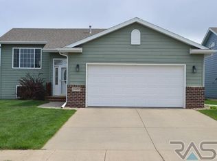5700 W Bream Dr, Sioux Falls, SD 57107