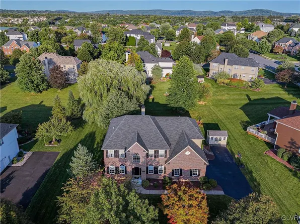 6445 Carmel Dr, Macungie, PA 18062