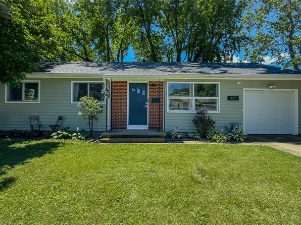 1407 Fairlawn Dr, Urbana, IL 61801