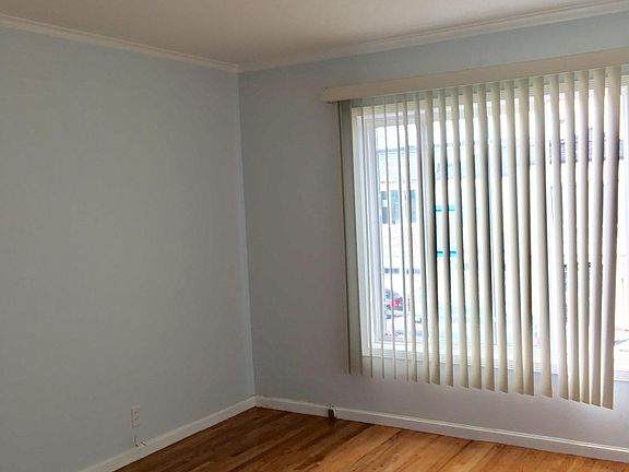 4th image of 2410 43rd Ave