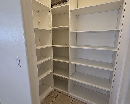 4th image of 1818 1/2 S La Brea Ave