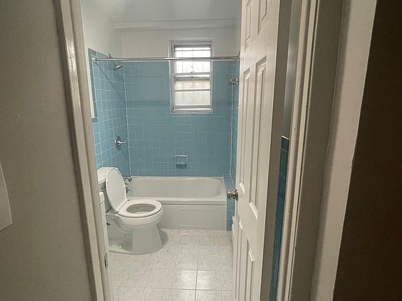 3rd image of 2915 Morgan Ave Floor 1