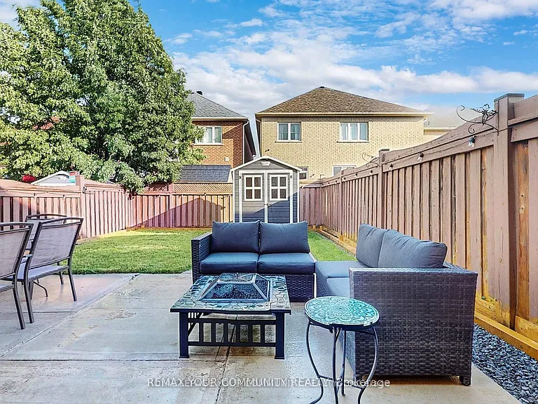 52 Four Seasons Cres — Photo 47