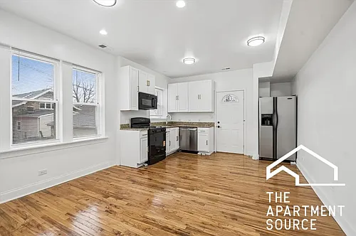 3849 W Ainslie St #1 Photo 1 3849 W Ainslie St #1 Photo 1