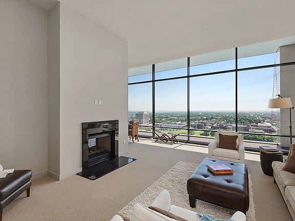 4th image of 700 W 31st St Suite 2003